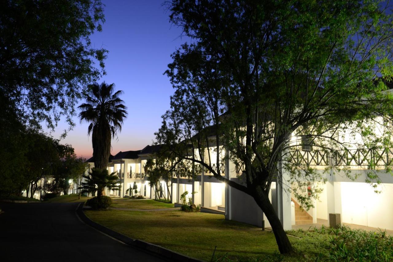 יוהנסבורג Indaba Hotel, Spa & Conference Center מראה חיצוני תמונה